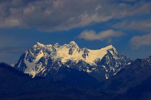 The scenery of Xuefeng is beautiful