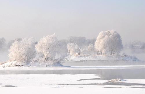 Morning of the Cold River