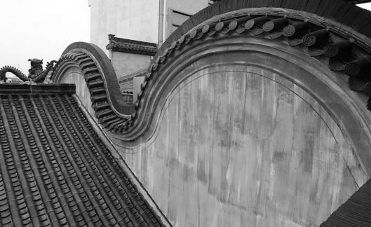 Courtyard wall1
