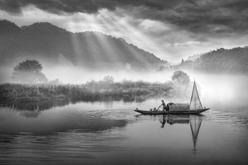 Boat and sunshine