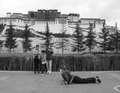 Take a photo in Xizang 7