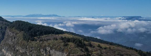 Rolling white clouds 4