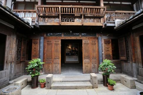 Three Lanes and Seven Alleys 25