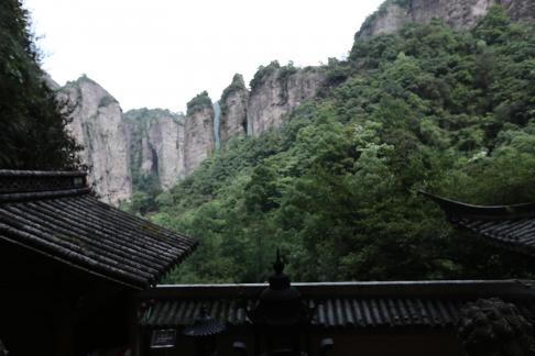 Spring and Autumn on the eaves 1