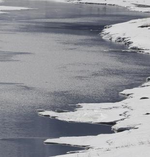 Snowy Lake scenery 22