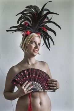 The enchanting woman-2