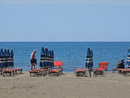 Early arrival at the beach