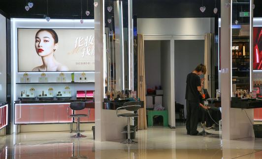 Shopping malls in big cities 4