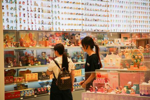 Shopping malls in big cities 7