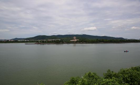 One island on the Xiang River 2