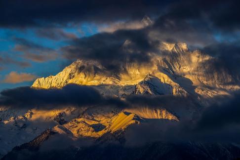 Snowy Land with Gilded Light 13