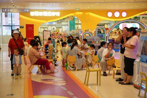 Strolling around the mall 59