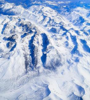 Looking at the glacier from afar 13
