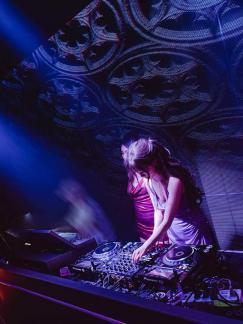 bar DJ 5