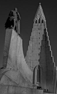 Leifur Eiriksson monument Hallgrims