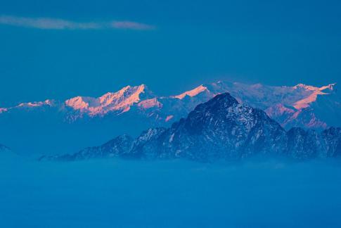 Mountains in the sea of clouds