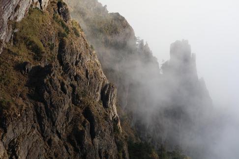 Between mountain peaks 4
