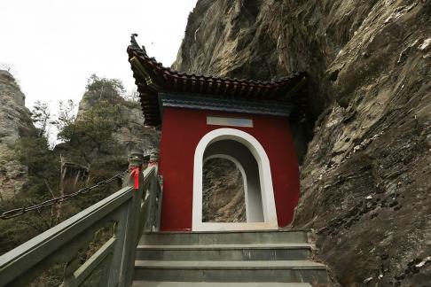 The gate of the mountain road 2