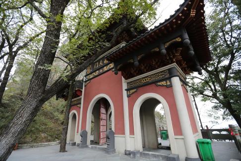 The gate of the mountain road 7