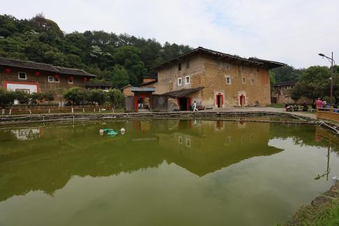 Lakeside households 2