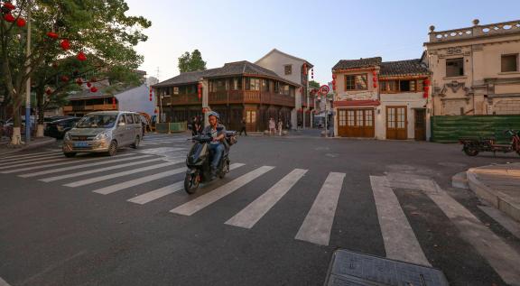 Riding at intersections 1