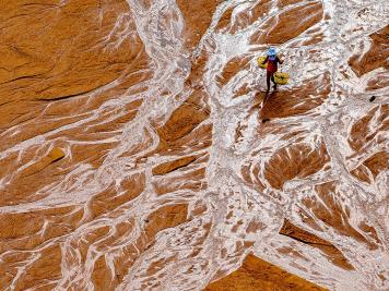 Walking on lightened tracks