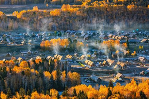 Smokes in Xinjiang