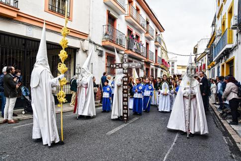 Monaguillos de azul