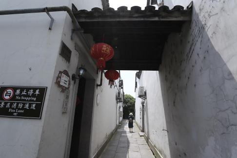 Under the tile flowing light 7