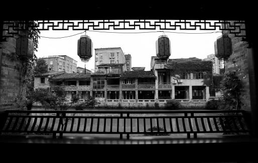 Light reflecting water charm 7