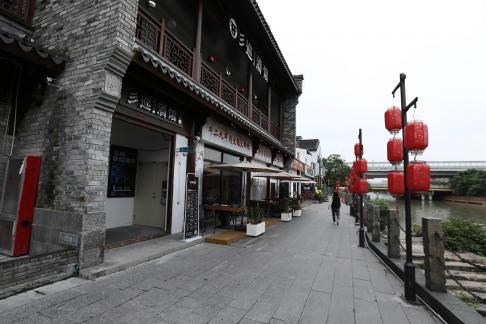 Light reflecting water charm 2