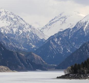 Celestial snow without dust 15