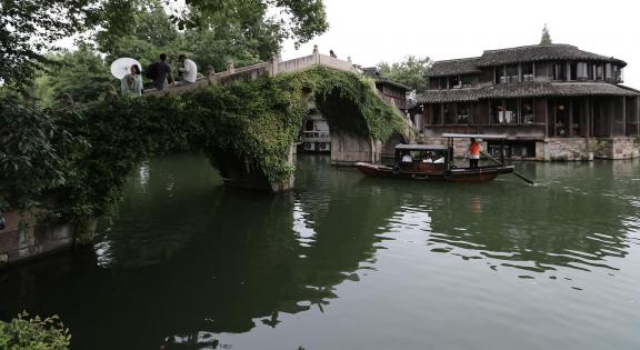 Singing on the green waves 11