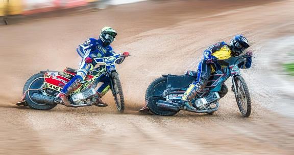 Dualling Duo