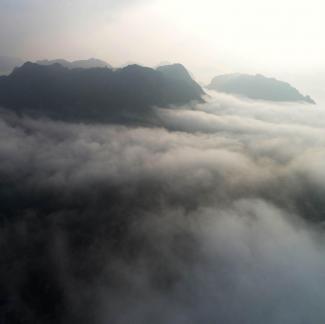 Between Yunshan Mountains 13