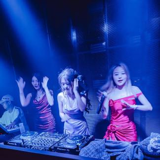 bar DJ 3