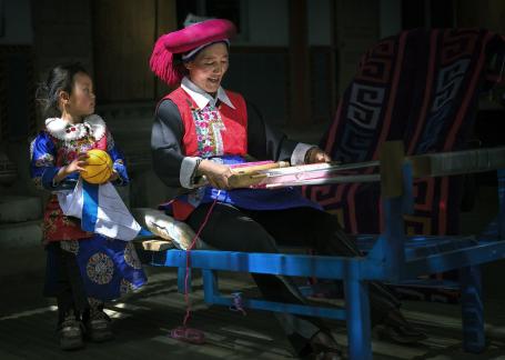 Tibetan Ama weaving