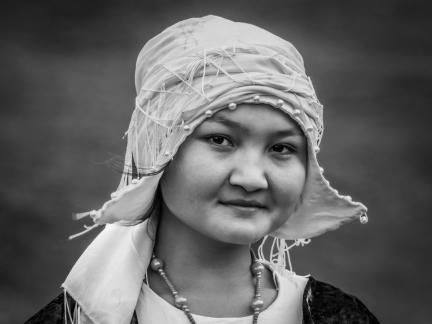 KYRGYZSTAN YOUNG LADY 23 A