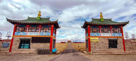 Temples on the grassland 2