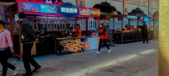 Businessmen in the morning market4