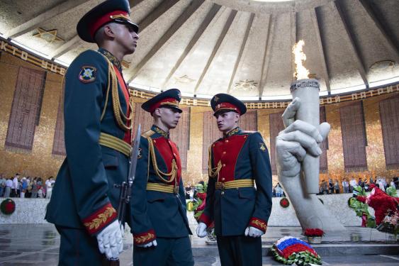 At the eternal flame-2