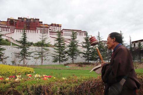 Take a photo in Xizang 4