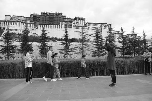 Take a photo in Xizang 8