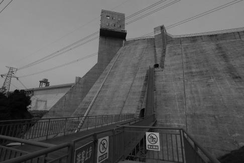 Transverse wave of dam 3