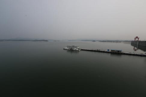 Clouds and water flow leisurely 5