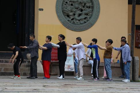 Traveling together in groups 4