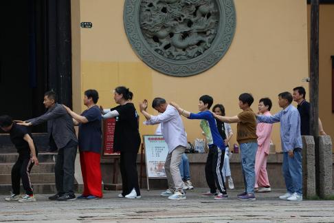 Traveling together in groups 5