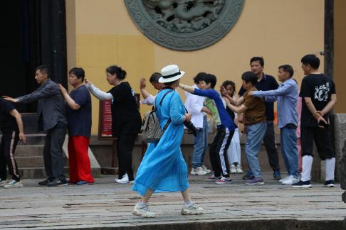 Traveling together in groups 7