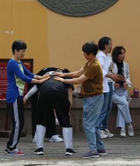 Traveling together in groups 11