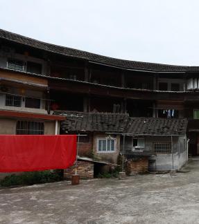 Round house and deep courtyard 2